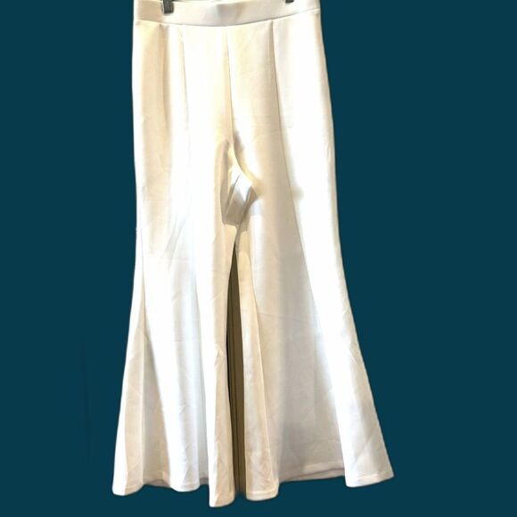 Halfheart White Casual Pants and Sweatshirt - Picture 2 of 9